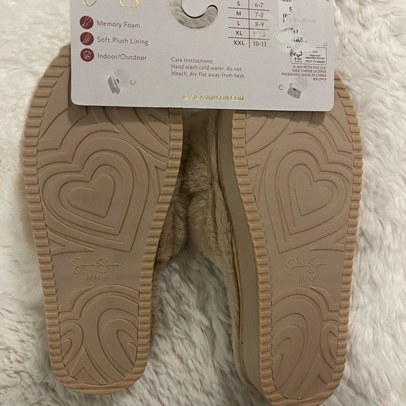 Jessica Simpson Tan Fluffy Slippers women’s size 7-8 Medium - Picture 4 of 5